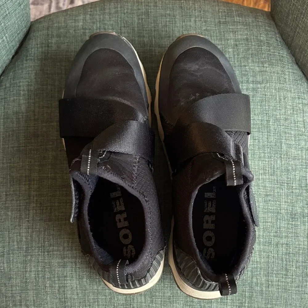 Sorel Womens Kinetic black sneaker shoe slip on comfortable size 8.5 GUC walking